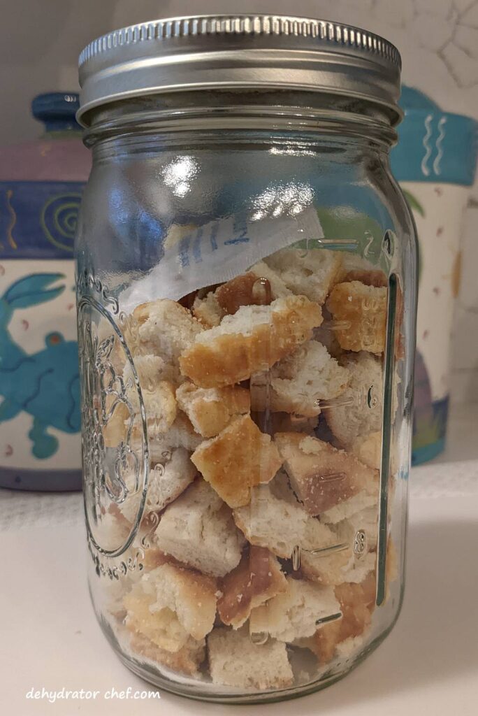 Storage of dehydrated biscuits in a canning jar | dehydrating English muffins | dehydrated bread | dehydrating bread | dehydrated camping food | dehydrating food for long term storage