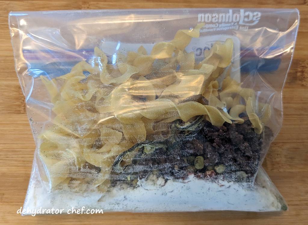 dehydrated beef stroganoff ingredients in a zip-top bag | dehydrated beef stroganoff | making dehydrated meals for camping | homemade dehydrated meal recipes | make your own dehydrated camping food | homemade dehydrated camping meals | homemade dehydrated backpacking meals