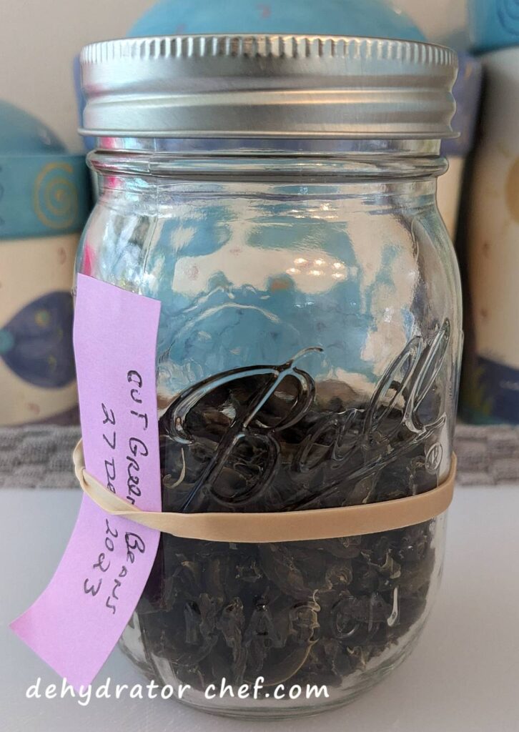 Forty-five grams of dehydrated green beans in a 1-pint canning jar.